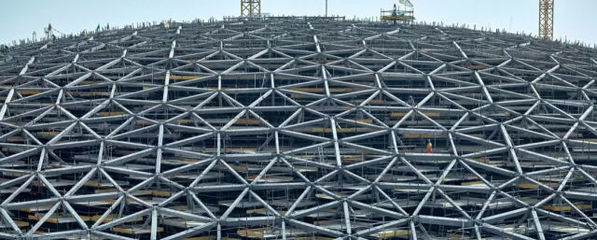 钢铁之冠 穹顶结构在现代钢结构建筑中的卓越成就